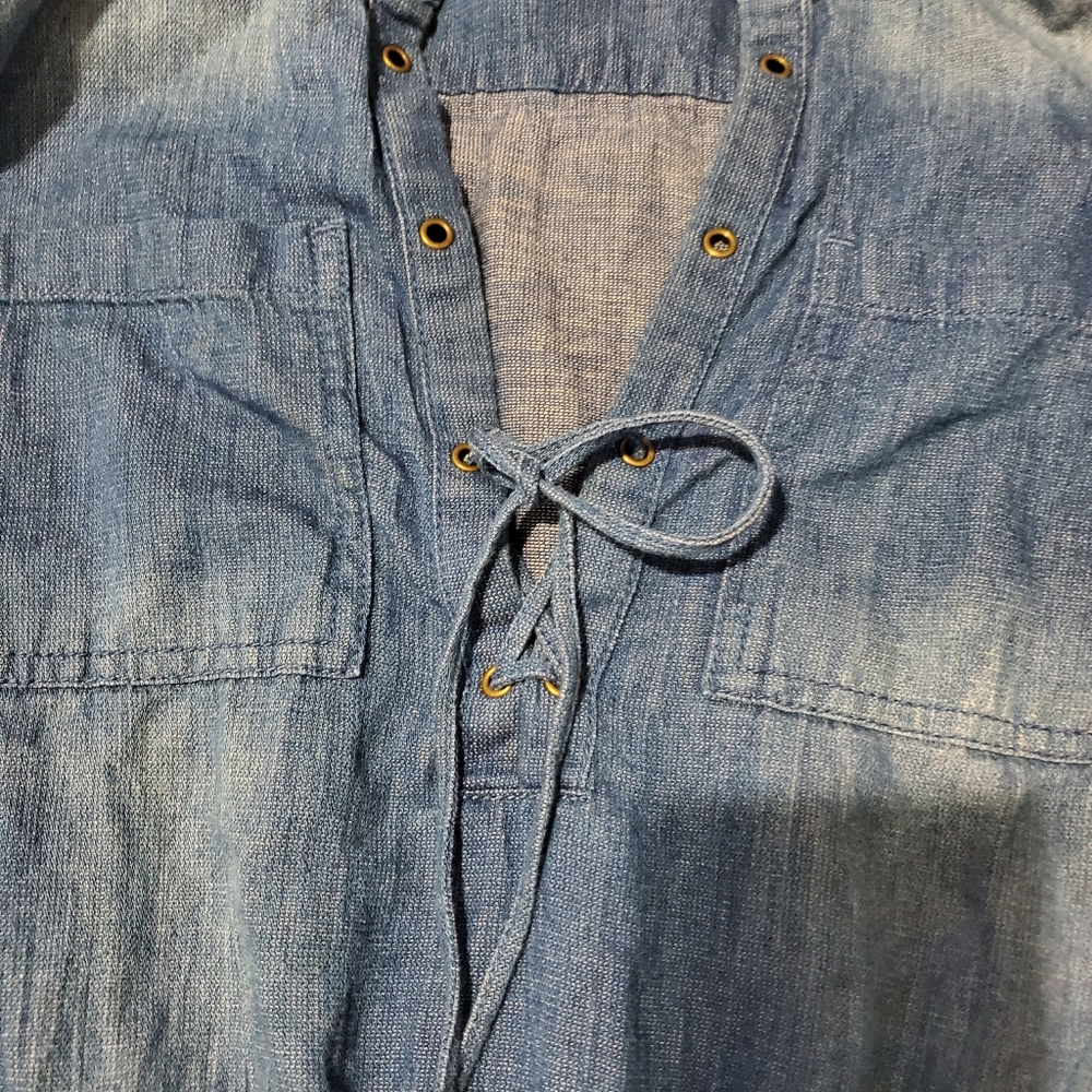 Guess - Picture 3 of 3